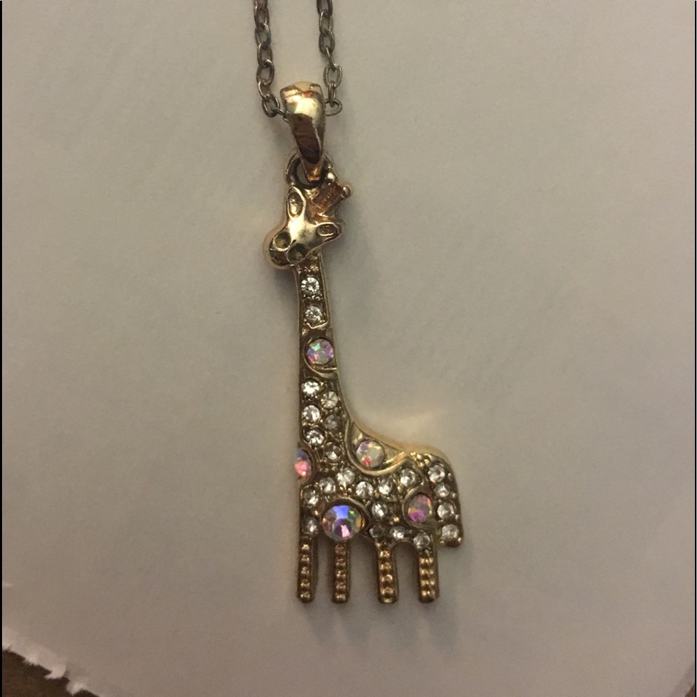 Good giraffe necklace with rhinestones